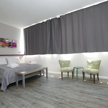 Sudanoi Apartment *